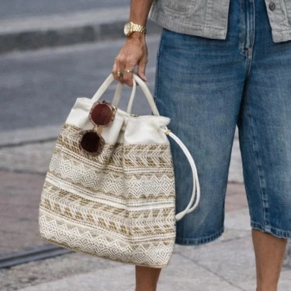 Estée Lauder Rattan vegan leather bucket bag - Picture 1 of 5